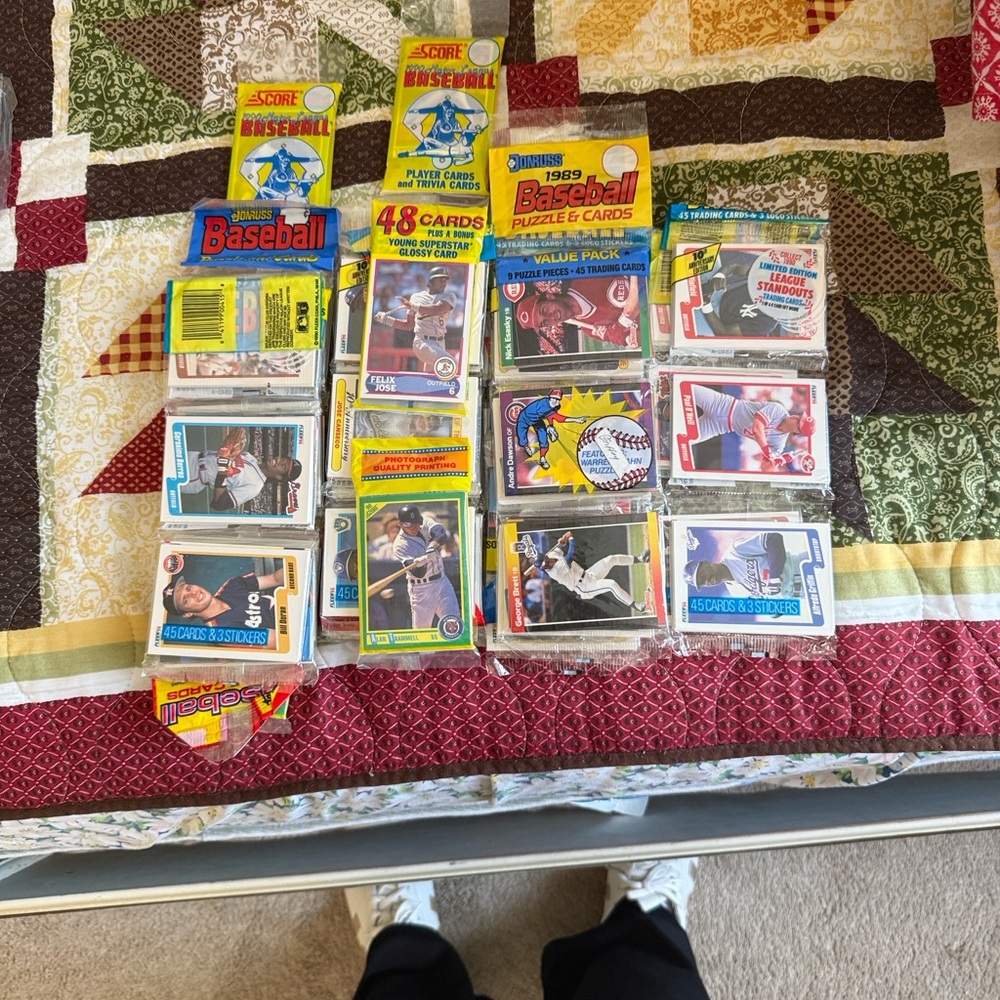 Vintage Baseball Card Collection - 17 baseball rack packs with stars showing - Picture 3 of 3